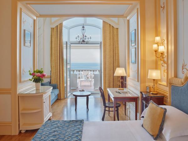 Grand Hotel Excelsior Vittoria : photo 3 de la chambre suite junior de luxe - vue sur mer 