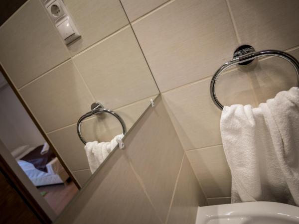 Mokka Apartman Szeged : photo 10 de la chambre grande chambre double ou lits jumeaux