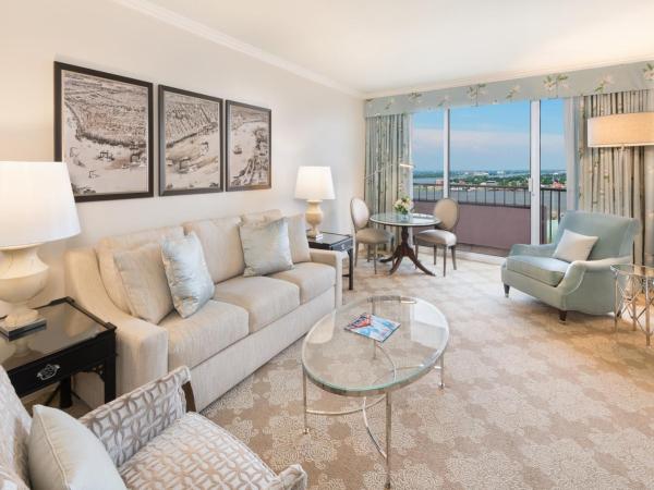 The Windsor Court : photo 3 de la chambre premium suite two queen bed