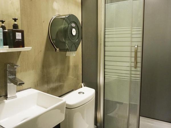 Hi Backpackers (Hong Kong Hostel Group) : photo 5 de la chambre lit dans dortoir mixte de 10 lits