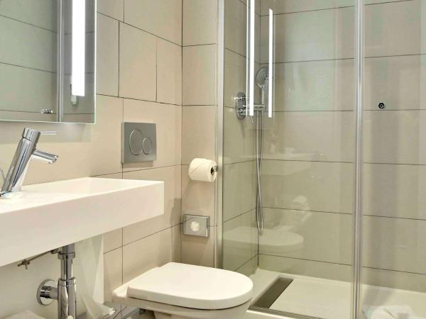 Mercure Paris Gare de l'Est : photo 3 de la chambre chambre double privilège avec canapé-lit