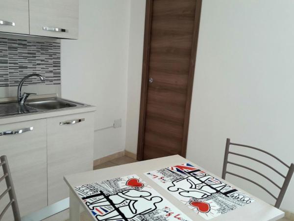 FLY to NAPOLI : photo 3 de la chambre chambre double avec patio