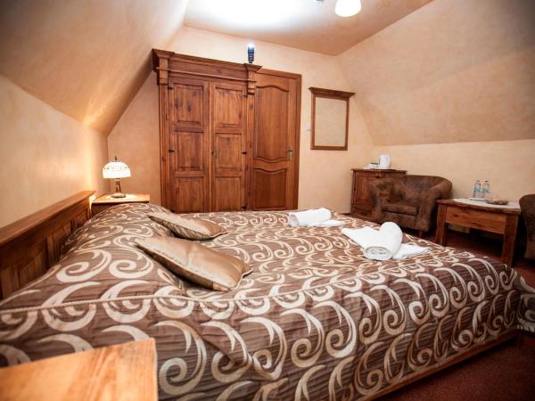 Hotel Dwór Karolówka : photo 8 de la chambre studio avec balcon