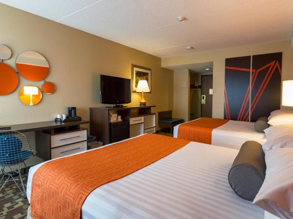 Howard Johnson Plaza by Wyndham by the Falls Niagara Falls : photo 5 de la chambre chambre 2 lits queen-size - non-fumeurs