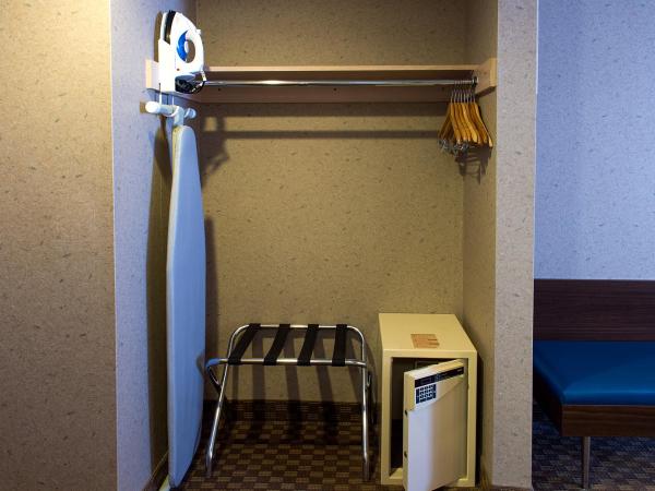 Howard Johnson Plaza by Wyndham by the Falls Niagara Falls : photo 2 de la chambre chambre lit king-size - non-fumeurs
