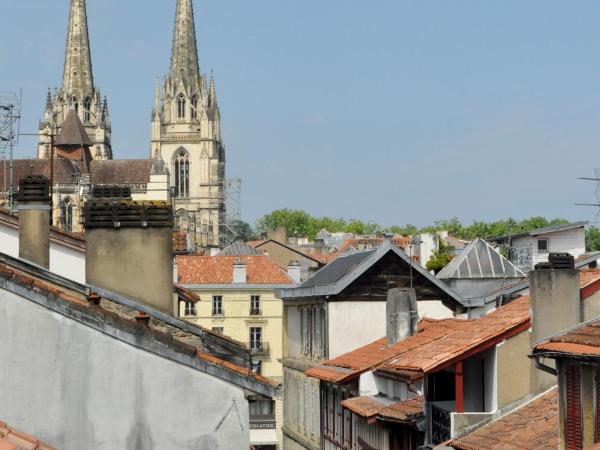 Temporesidence Chateauneuf : photo 2 de la chambre grand appartement duplex 