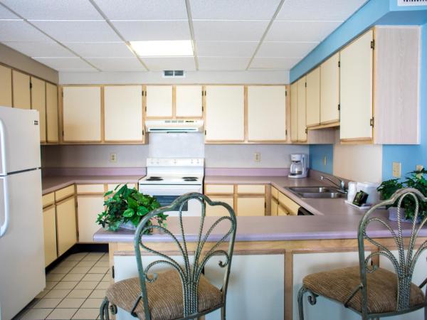 Tropical Seas Hotel : photo 7 de la chambre suite deluxe avec lit king-size