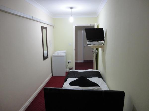 City View Hotel - Roman Road Market : photo 5 de la chambre chambre lits jumeaux Économique