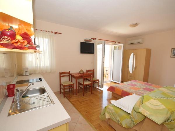 Apartments Belas : photo 2 de la chambre studio avec balcon