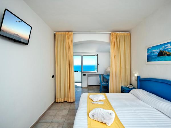 Borgo Romantica - Resort & Spa : photo 8 de la chambre chambre double panoramique - vue sur mer - accès au parc thermal