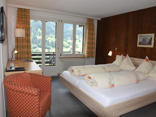 Hotel Tschuggen : photo 5 de la chambre chambre double avec balcon et vue sue l'eiger