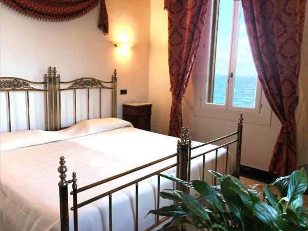 Villa Las Tronas Hotel & SPA : photo 1 de la chambre chambre double - vue sur mer