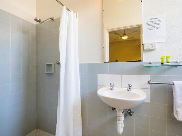 Esplanade Hotel Adelaide : photo 2 de la chambre studio double