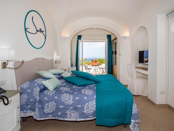 Villa Patrizi : photo 3 de la chambre chambre double deluxe avec balcon - vue sur mer