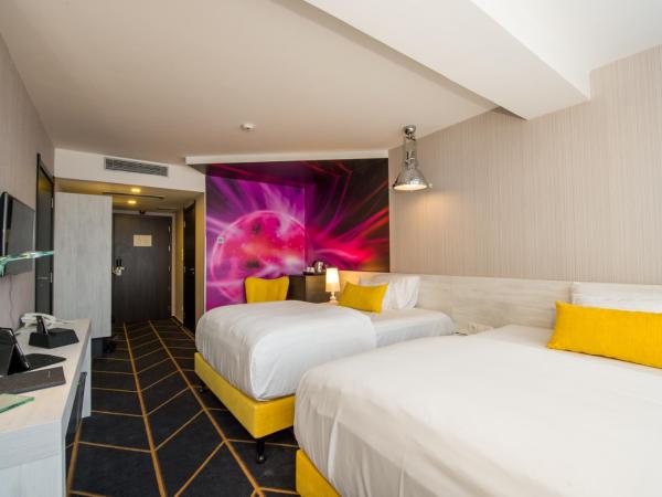 Science Hotel : photo 8 de la chambre suite familiale supérieure communicante (2 adultes + 2 enfants)