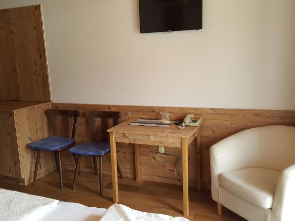 Pension Singer : photo 7 de la chambre chambre double avec balcon