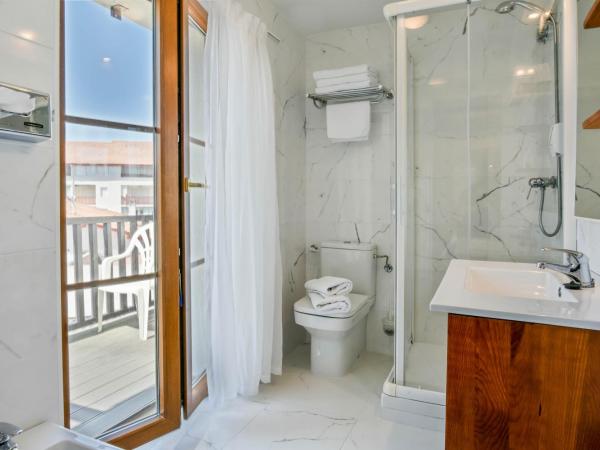 Logis Hotel & Restaurant Bergeret Sport : photo 2 de la chambre chambre familiale