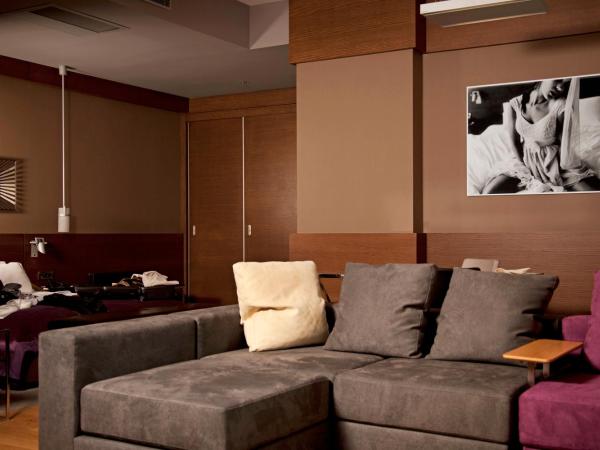 Point Hotel Barbaros : photo 6 de la chambre suite senior exécutive - accès au salon exécutif