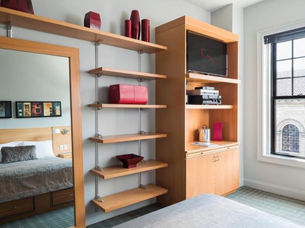 Charlesmark Hotel : photo 3 de la chambre chambre lit queen-size