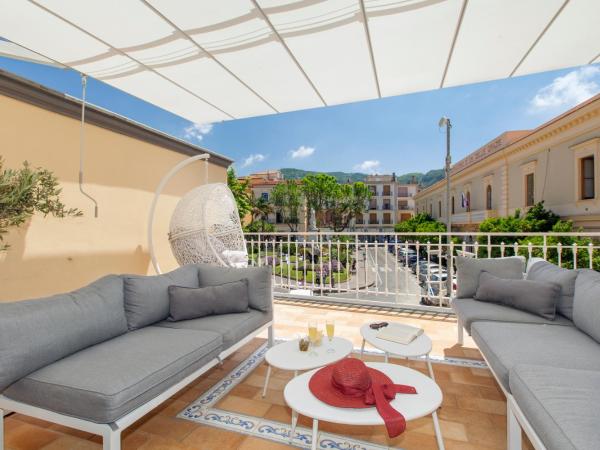 La Piazzetta Guest House : photo 8 de la chambre appartement supérieur en duplex avec terrasse