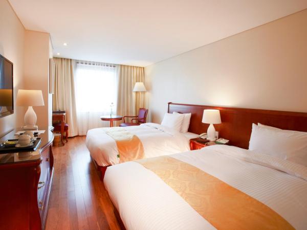 Sejong Hotel Seoul Myeongdong : photo 4 de la chambre chambre lits jumeaux deluxe - vue sur montagne namsan