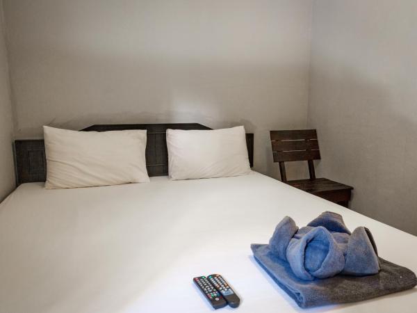 Tuk Tuk Guesthouse : photo 1 de la chambre chambre double standard avec ventilateur