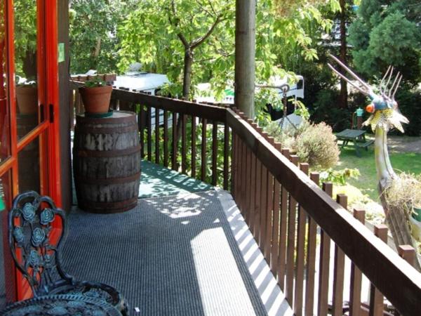 Queenstown Holiday Park Creeksyde : photo 1 de la chambre chambre avec salle de bains privative