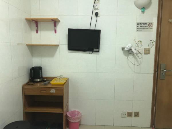 Hung Fai Guest House : photo 3 de la chambre chambre lits jumeaux