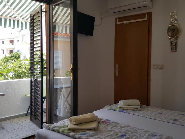 Guest House Dijana : photo 3 de la chambre chambre double sans cuisine 