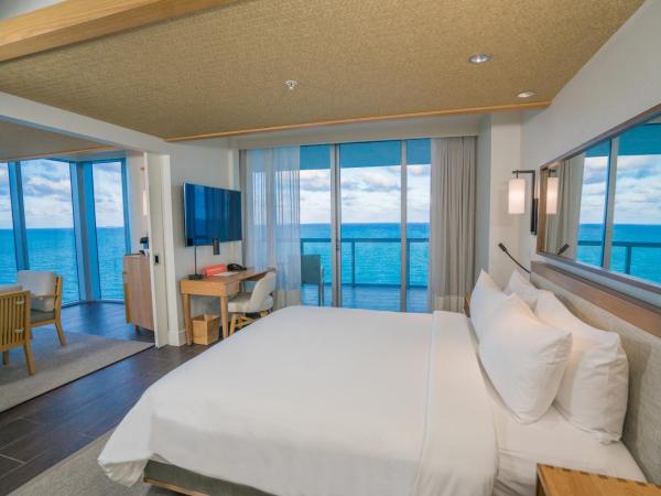 Eden Roc Miami Beach : photo 1 de la chambre suite 1 chambre lit king-size - côté océan