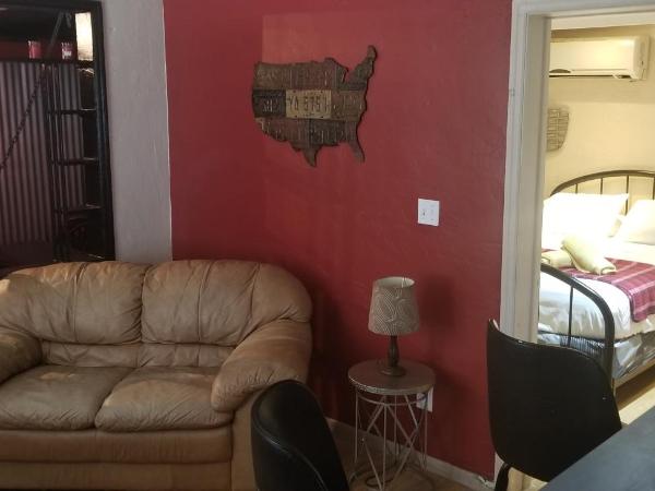 INN LEATHER GUEST HOUSE-GAY MALE ONLY : photo 2 de la chambre suite supérieure