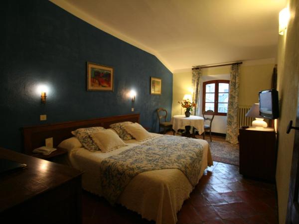 Hostellerie Le Beffroi : photo 4 de la chambre chambre double ou lits jumeaux avec baignoire