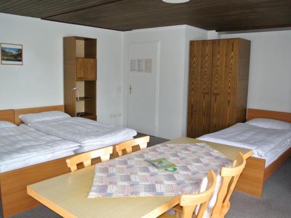 Hostel Casa Franco : photo 2 de la chambre chambre quintuple avec salle de bains commune
