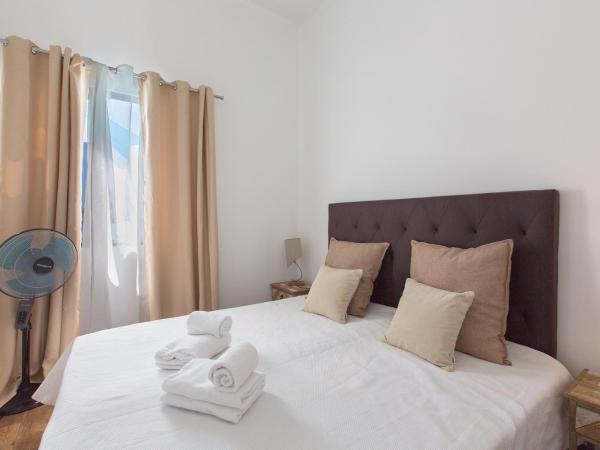 Faro Cosy Guesthouse : photo 2 de la chambre chambre double avec salle de bains privative extérieure