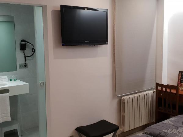Hotel Les 7 Claus : photo 1 de la chambre chambre lits jumeaux (vue intérieure)