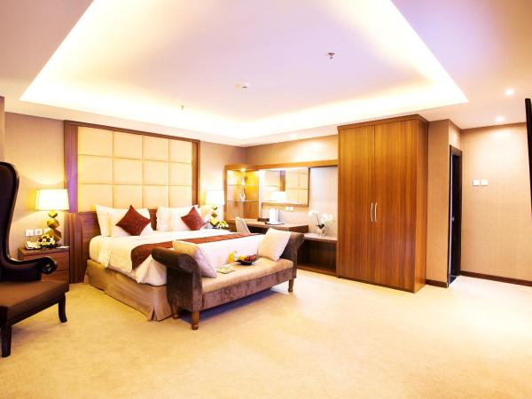 Tara Hotel Yogyakarta : photo 3 de la chambre suite royale