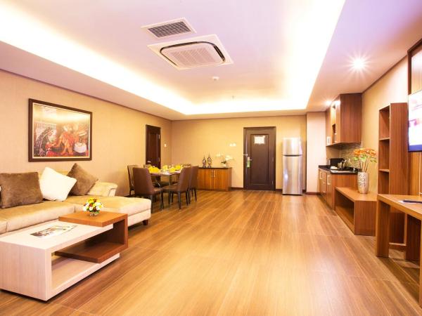 Tara Hotel Yogyakarta : photo 4 de la chambre suite royale