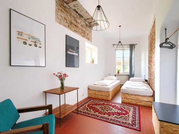 Lull Hostel : photo 1 de la chambre chambre double ou lits jumeaux avec salle de bains commune