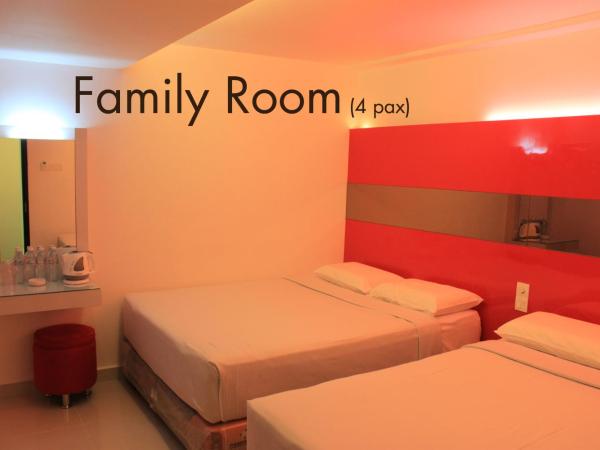 Time Hotel : photo 1 de la chambre chambre familiale avec salle de bains