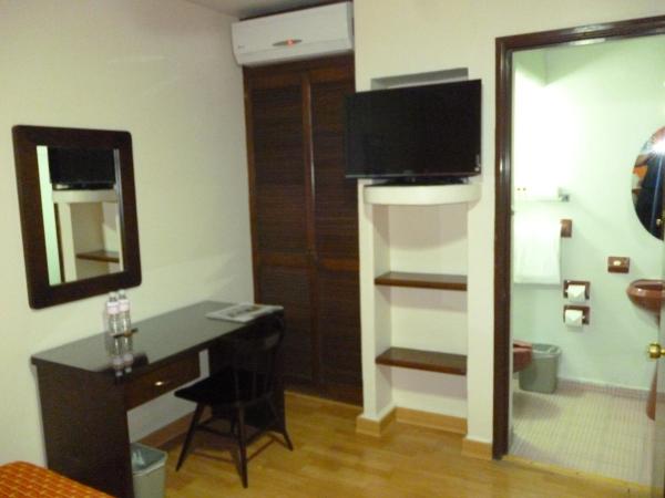 Hotel La Casona del Llano : photo 3 de la chambre chambre familiale