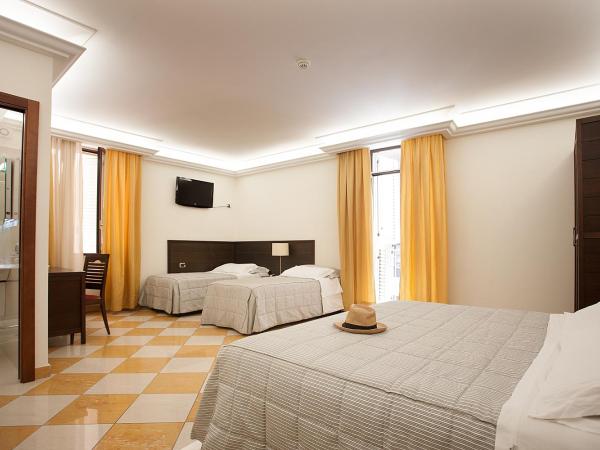 Albergo del Golfo : photo 2 de la chambre chambre quadruple