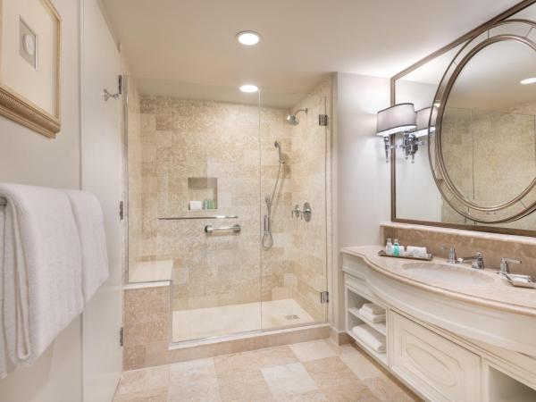 The Windsor Court : photo 4 de la chambre chambre lit king-size