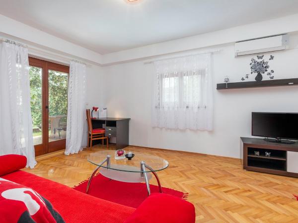 Guest House Ravnić : photo 5 de la chambre appartement 2 chambres avec patio