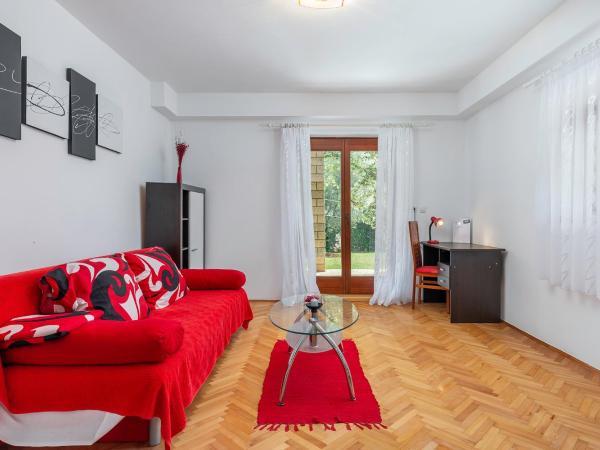 Guest House Ravnić : photo 6 de la chambre appartement 2 chambres avec patio