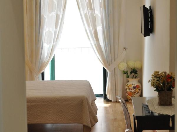 SALERNO COSTA D'AMALFI SUITE : photo 6 de la chambre chambre double deluxe avec balcon