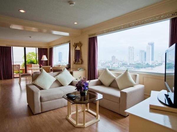 Ramada Plaza by Wyndham Bangkok Menam Riverside : photo 1 de la chambre suite 1 chambre lit king-size avec terrasse