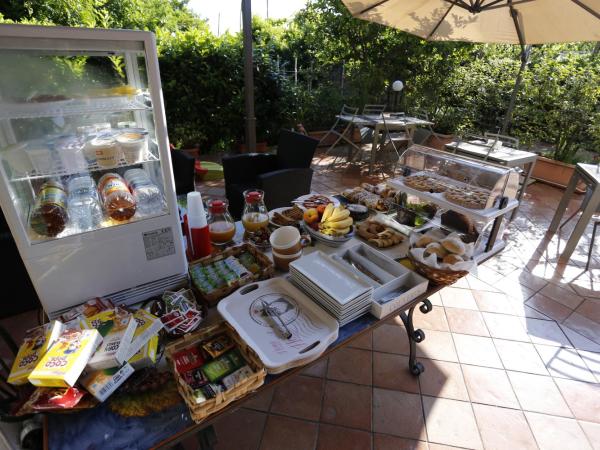 Ambrosio Relais : photo 3 de la chambre chambre triple avec terrasse