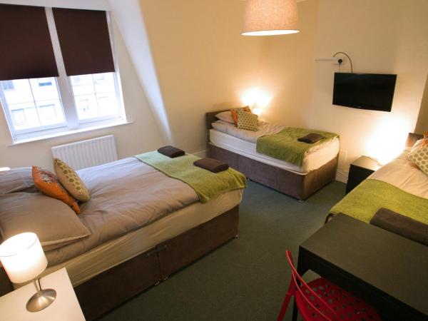 The Grange Pub : photo 3 de la chambre chambre quadruple classique avec salle de bains commune