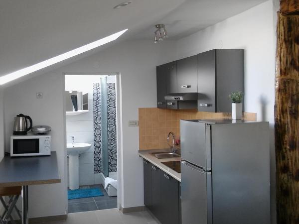 Villa Salvia Rooms and Apartments : photo 2 de la chambre appartement 2 chambres