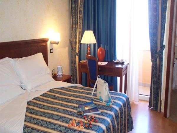 Hotel Alexander Resort : photo 4 de la chambre chambre quadruple avec balcon